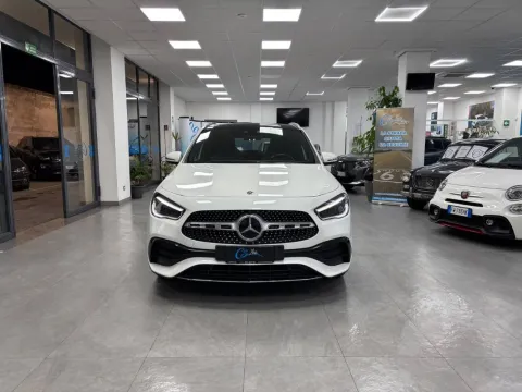 Mercedes GLA 220 d Premium 4matic auto - Immagine 2