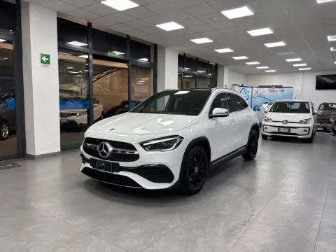 Mercedes GLA 220 d Premium 4matic auto - Immagine 3