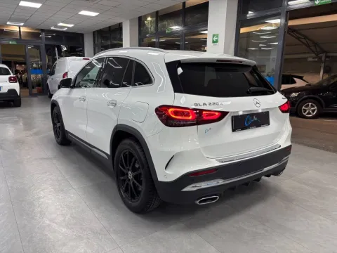 Mercedes GLA 220 d Premium 4matic auto - Immagine 4