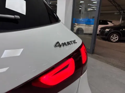 Mercedes GLA 220 d Premium 4matic auto - Immagine 11
