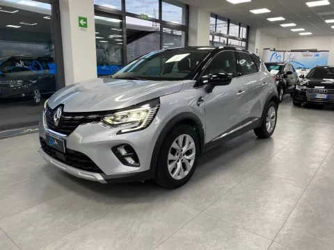 Renault Captur 1.5 blue dci Intens 115cv edc - Immagine 3