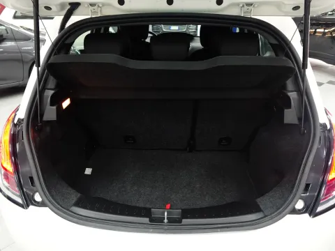 Lancia Ypsilon 1.0 firefly hybrid Gold s&s 70cv - Immagine 22