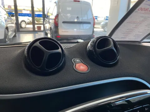 Smart Fortwo 1.0 Brabus Style 71cv twinamic - Immagine 17