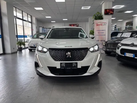 Peugeot 2008 1.2 puretech Allure Pack s&s 100cv - Immagine 2