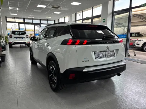 Peugeot 2008 1.2 puretech Allure Pack s&s 100cv - Immagine 4
