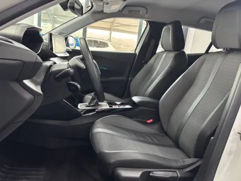 Peugeot 2008 1.2 puretech Allure Pack s&s 100cv - Immagine 14