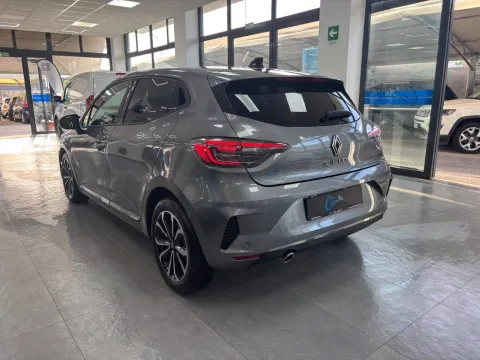 Renault Clio 1.0 tce Techno 90cv - Immagine 4