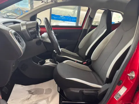 Toyota Aygo 5p 1.0 x-cite my15 - Immagine 7