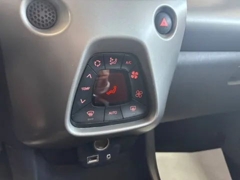 Toyota Aygo 5p 1.0 x-cite my15 - Immagine 11