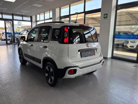 Fiat Panda 1.0 firefly hybrid City Cross s&s 70cv 5p.ti - Immagine 4