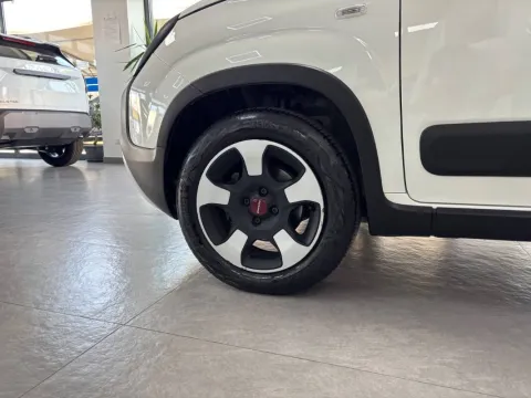 Fiat Panda 1.0 firefly hybrid City Cross s&s 70cv 5p.ti - Immagine 9