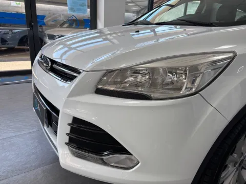 Ford Kuga 2.0 tdci Titanium 2wd s&s 120cv E6 - Immagine 4