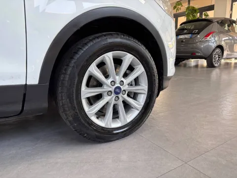 Ford Kuga 2.0 tdci Titanium 2wd s&s 120cv E6 - Immagine 9