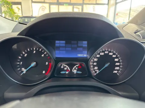 Ford Kuga 2.0 tdci Titanium 2wd s&s 120cv E6 - Immagine 16