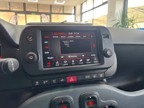Fiat Panda 1.0 firefly hybrid City Life s&s 70cv 5p.ti - Immagine 16