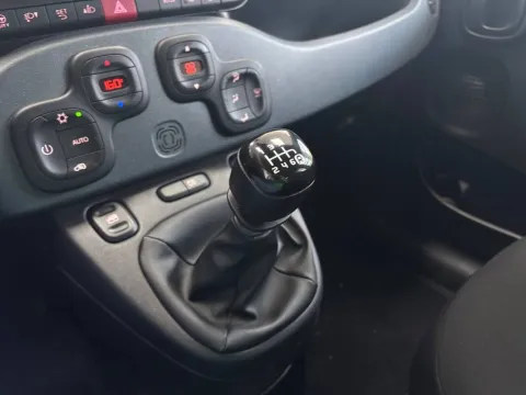 Fiat Panda 1.0 firefly hybrid City Life s&s 70cv 5p.ti - Immagine 18