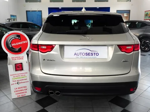 Jaguar F-Pace 2.0d R-Sport awd 180cv - Immagine 6