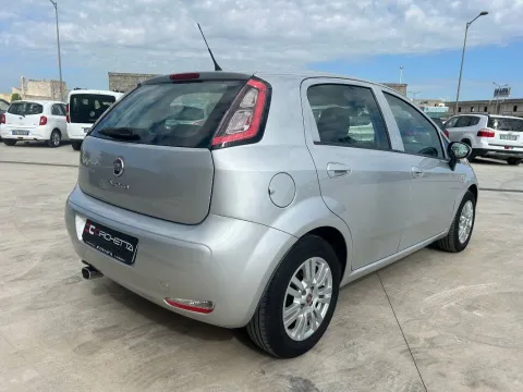 Fiat Punto 5p 1.3 mjt II 16v Lounge 75cv E5+ - Immagine 9