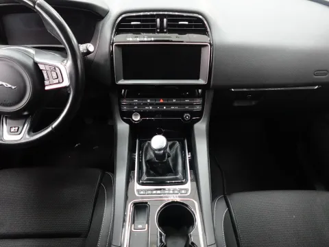Jaguar F-Pace 2.0d R-Sport awd 180cv - Immagine 19