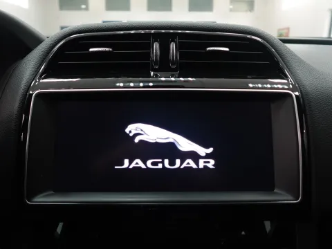 Jaguar F-Pace 2.0d R-Sport awd 180cv - Immagine 20