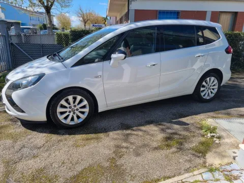 Opel Zafira Tourer 1.6 t Cosmo ecoM 150cv - Immagine 3