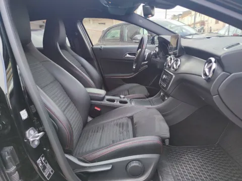 Mercedes GLA 200 d Premium 4matic auto - Immagine 11