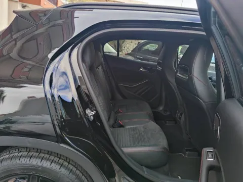 Mercedes GLA 200 d Premium 4matic auto - Immagine 12