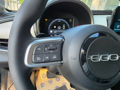 Fiat 600 1.2 hybrid La Prima 110cv auto - Immagine 12