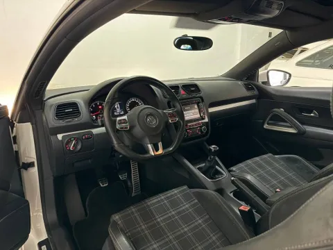 Volkswagen Scirocco 2.0 tsi Edition - Immagine 11