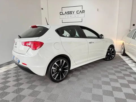Alfa Romeo Giulietta 1.6 jtdm Exclusive E5+ - Immagine 10