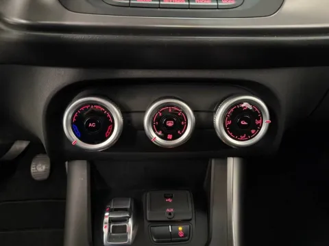 Alfa Romeo Giulietta 1.6 jtdm Exclusive E5+ - Immagine 17