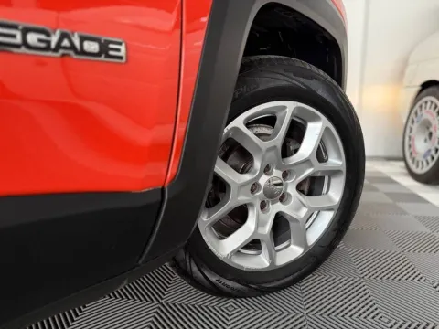 Jeep Renegade 1.6 mjt Limited fwd 120cv - Immagine 10