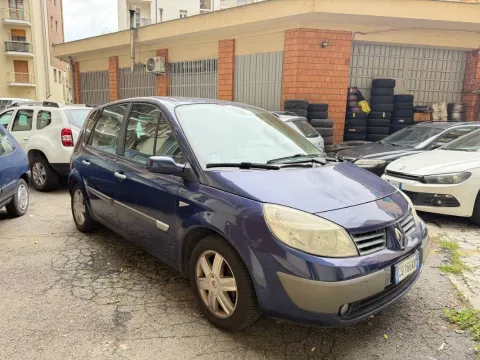Renault Scenic 1.6 16v Confort Authentique - Immagine 2