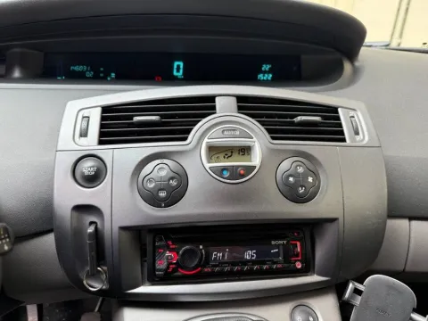 Renault Scenic 1.6 16v Confort Authentique - Immagine 10
