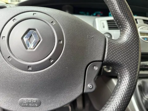 Renault Scenic 1.6 16v Confort Authentique - Immagine 14