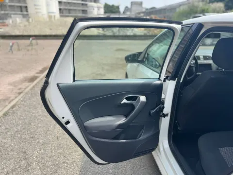 Volkswagen Polo 5p 1.6 tdi Comfortline - Immagine 9