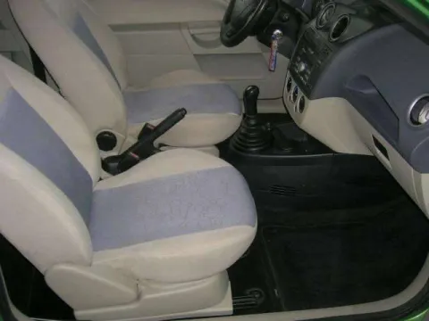 Ford Fiesta 3p 1.4 tdci Titanium - Immagine 7