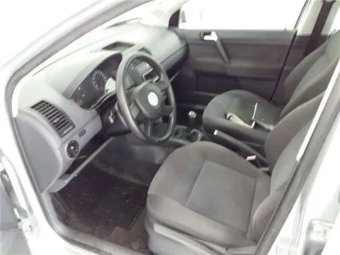 Volkswagen Polo 5p 1.4 tdi Trendline - Immagine 8