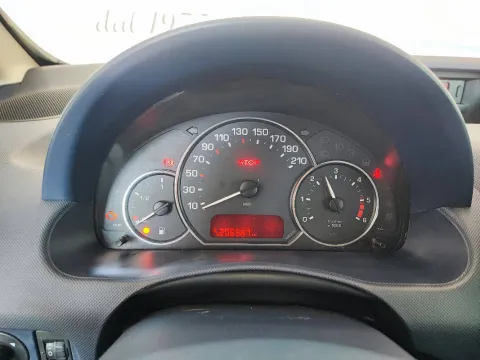 Peugeot 1007 1.4 hdi Trendy - Immagine 11