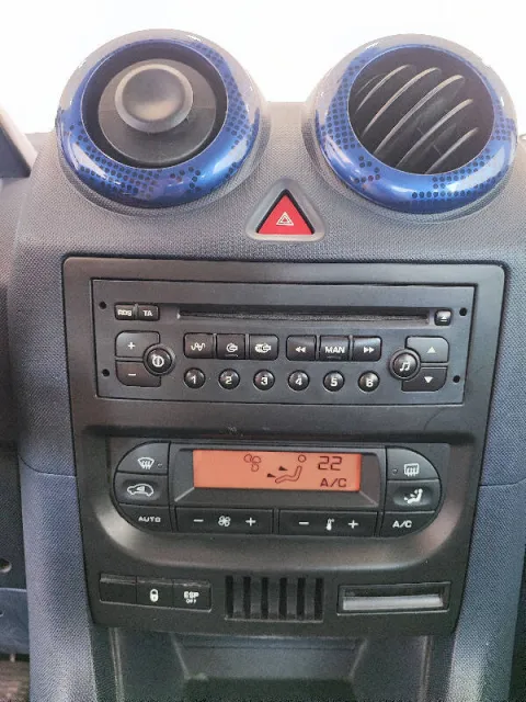 Peugeot 1007 1.4 hdi Trendy - Immagine 13
