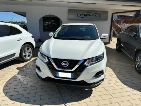Nissan Qashqai 1.5 dci Business 115cv - Immagine 2