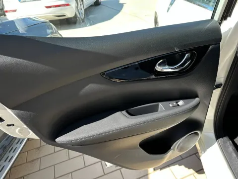 Nissan Qashqai 1.5 dci Business 115cv - Immagine 18