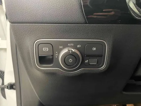 Mercedes B 180 d AMG Line Premium auto - Immagine 12