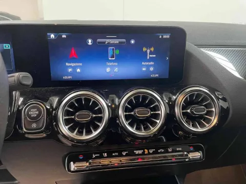 Mercedes GLA 200 d AMG Line Premium Plus auto - Immagine 11