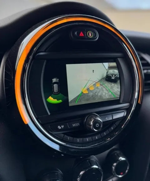 Mini Mini 5p 2.0 Cooper SD Hype auto - Immagine 21