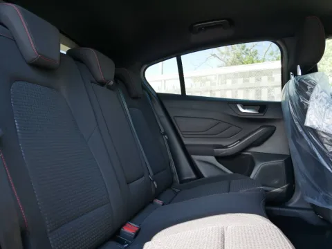 Ford Focus 1.0t ecoboost h ST-Line X 125cv - Immagine 7