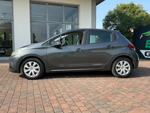 Peugeot 208 5p 1.4 hdi 8v Active - Immagine 4