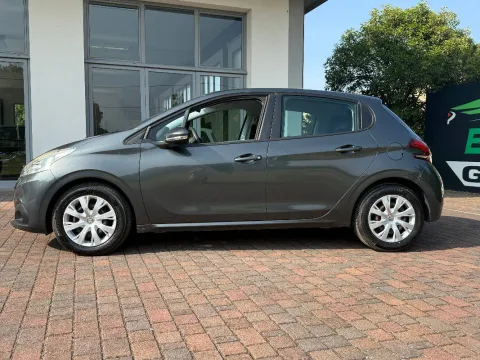 Peugeot 208 5p 1.4 hdi 8v Active - Immagine 5