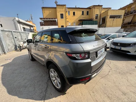 Land Rover Range Rover Evoque 5p 2.2 td4 Pure 150cv - Immagine 9