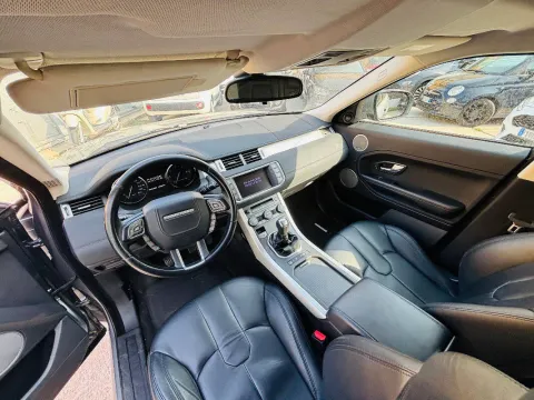 Land Rover Range Rover Evoque 5p 2.2 td4 Pure 150cv - Immagine 15